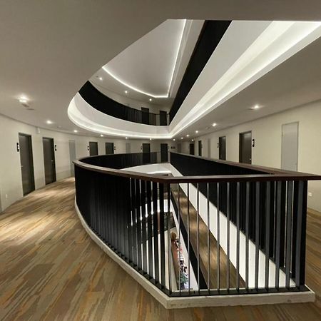 Roxy Hotel Serian Экстерьер фото