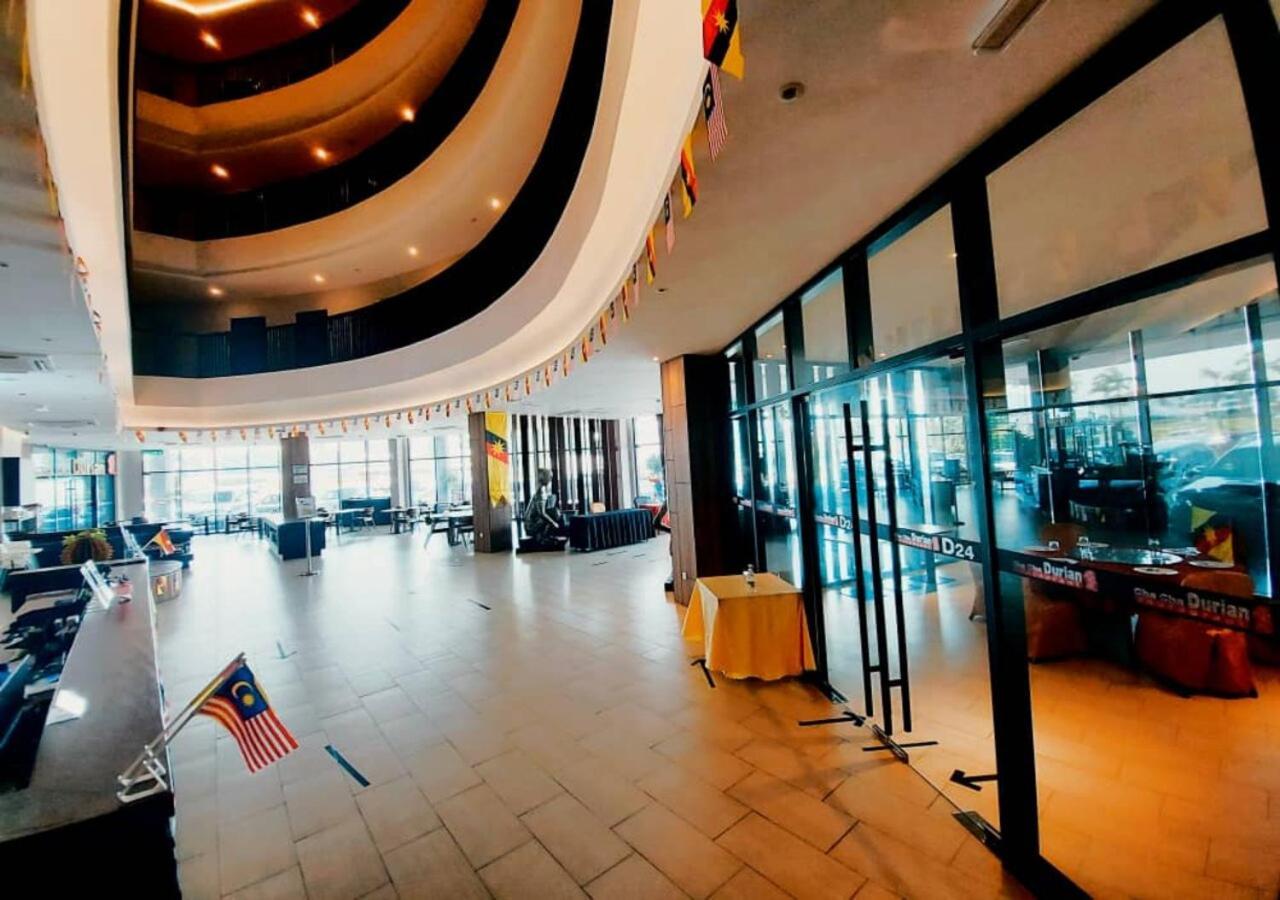 Roxy Hotel Serian Экстерьер фото