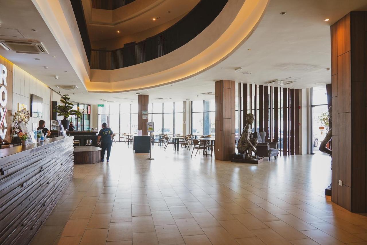 Roxy Hotel Serian Экстерьер фото