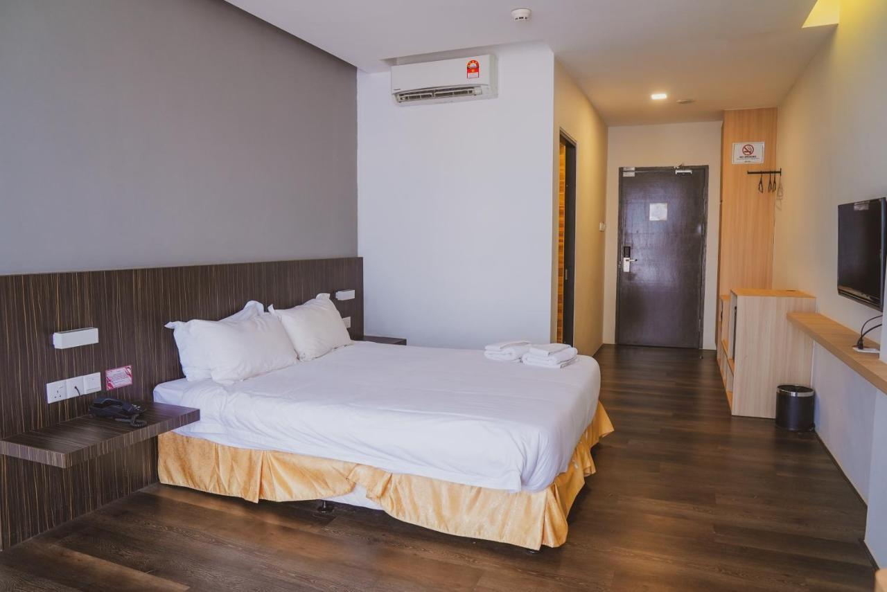 Roxy Hotel Serian Экстерьер фото