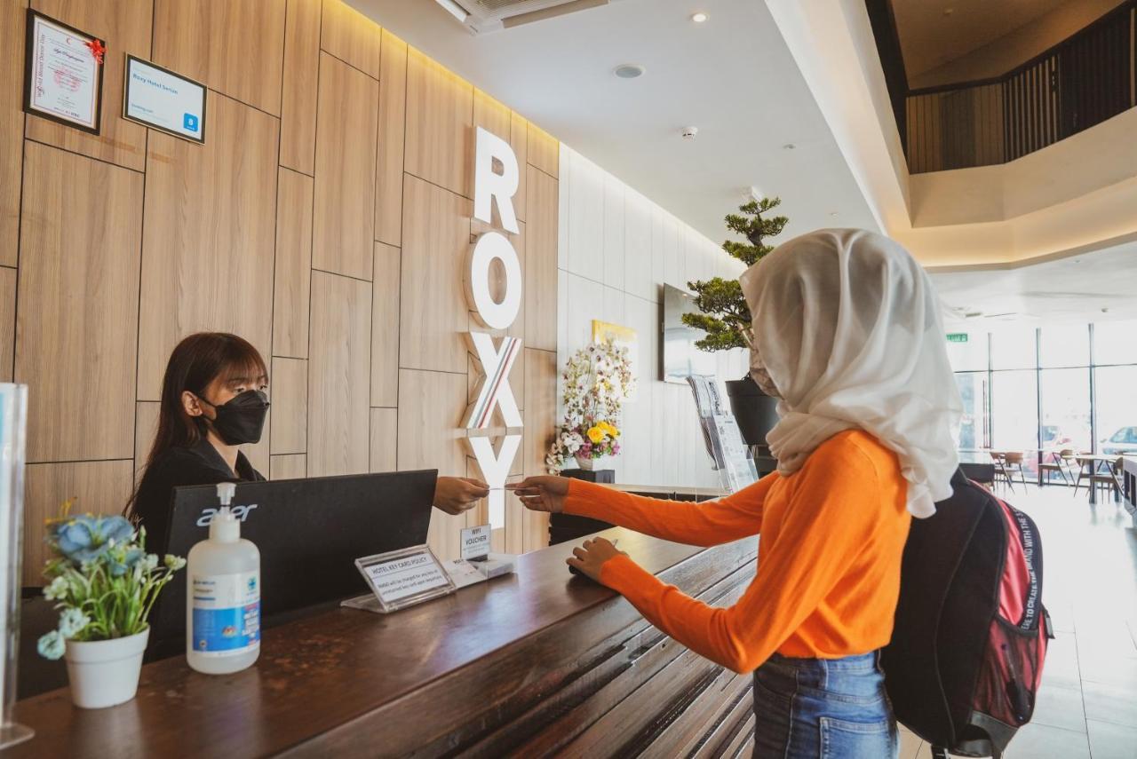 Roxy Hotel Serian Экстерьер фото