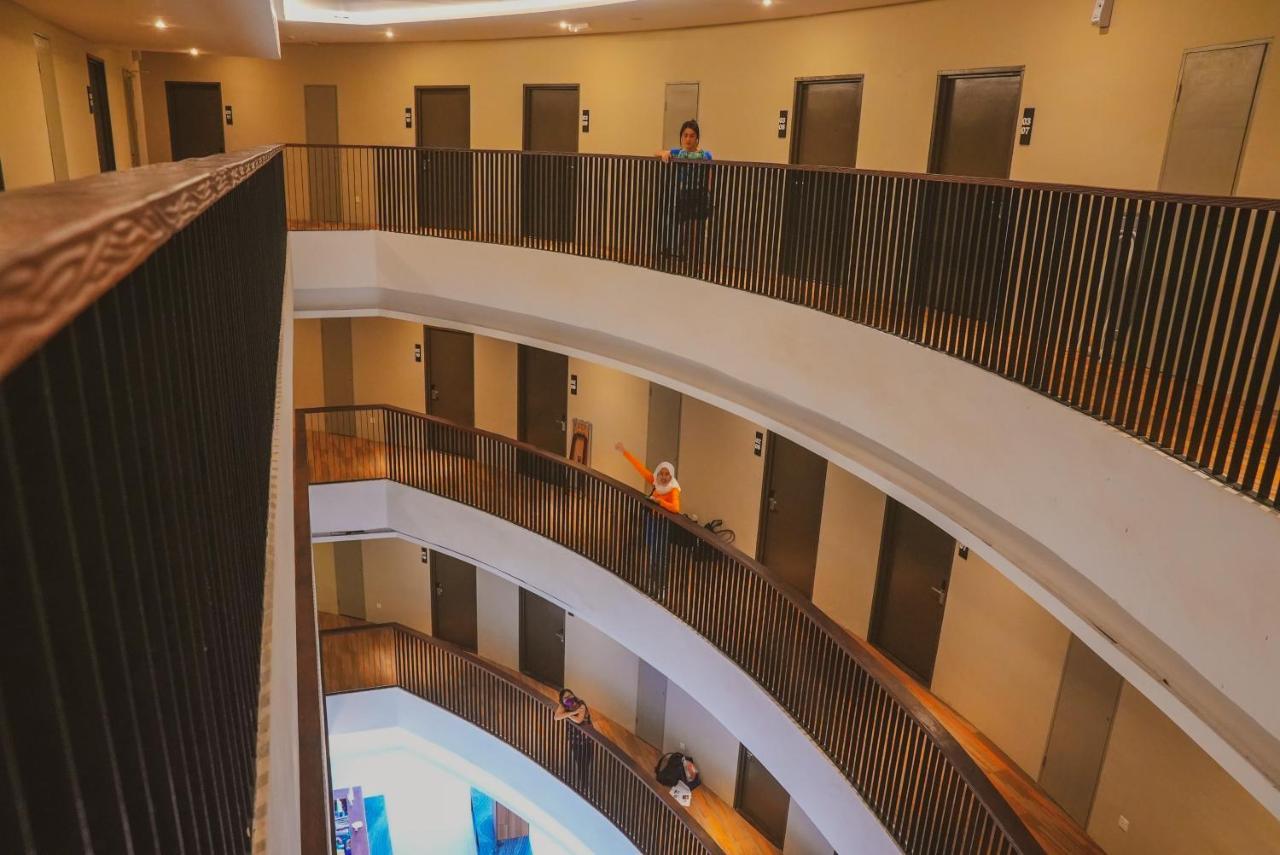 Roxy Hotel Serian Экстерьер фото