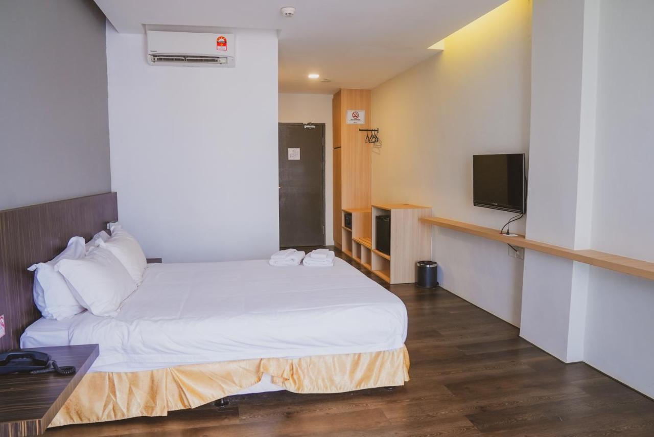 Roxy Hotel Serian Экстерьер фото