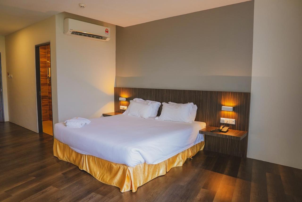 Roxy Hotel Serian Экстерьер фото