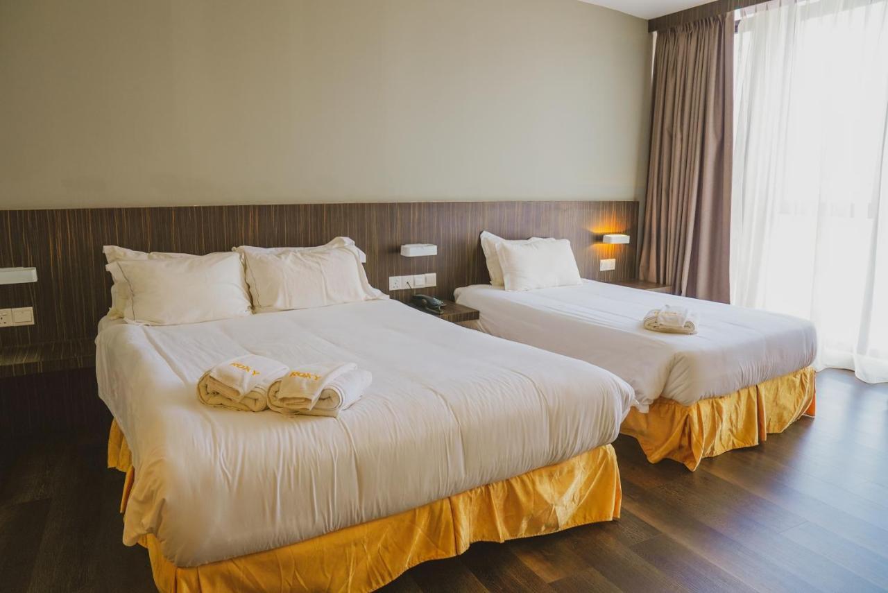 Roxy Hotel Serian Экстерьер фото