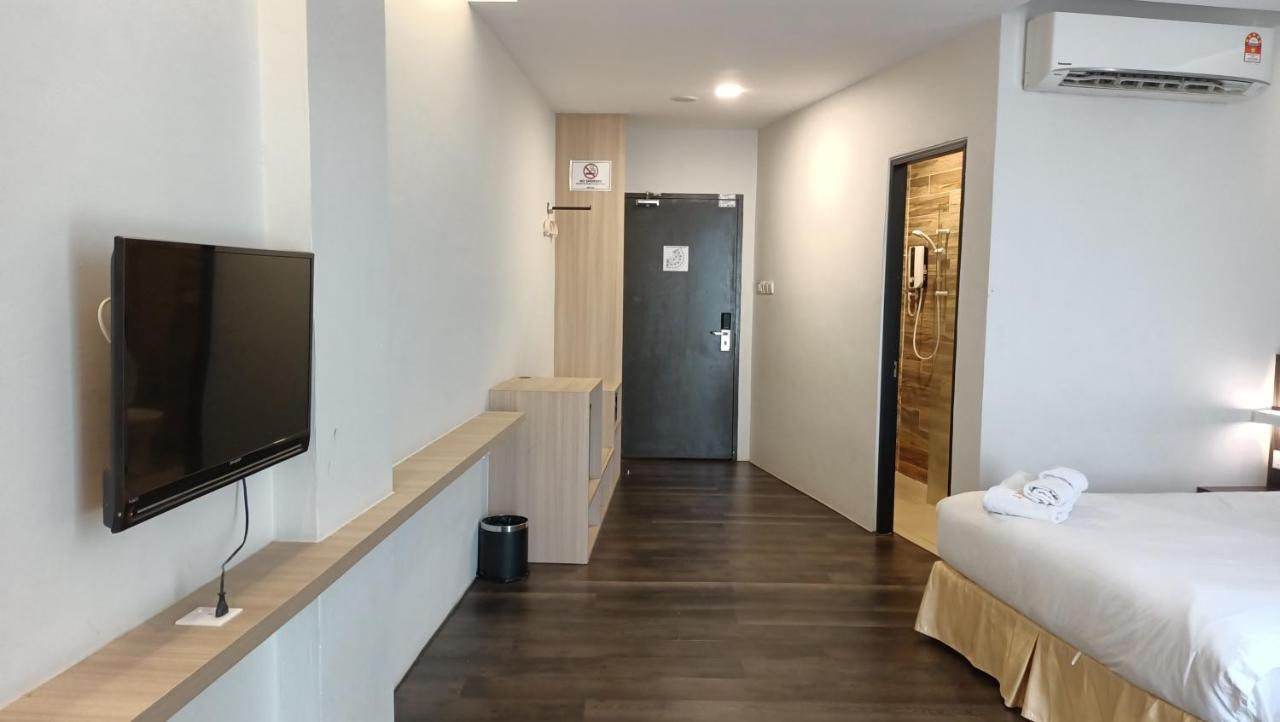 Roxy Hotel Serian Экстерьер фото
