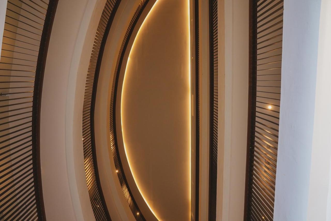 Roxy Hotel Serian Экстерьер фото