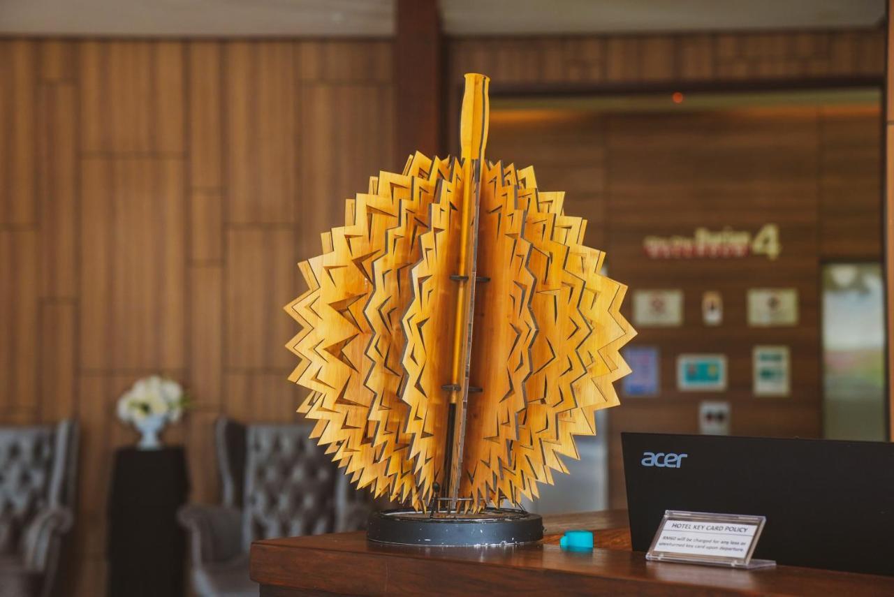 Roxy Hotel Serian Экстерьер фото