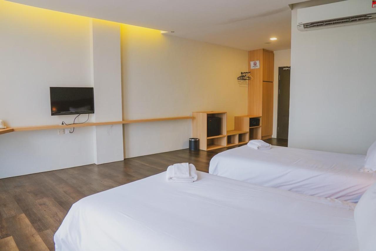 Roxy Hotel Serian Экстерьер фото