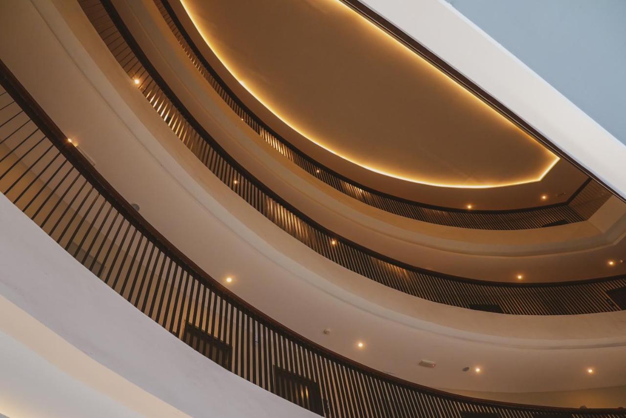 Roxy Hotel Serian Экстерьер фото