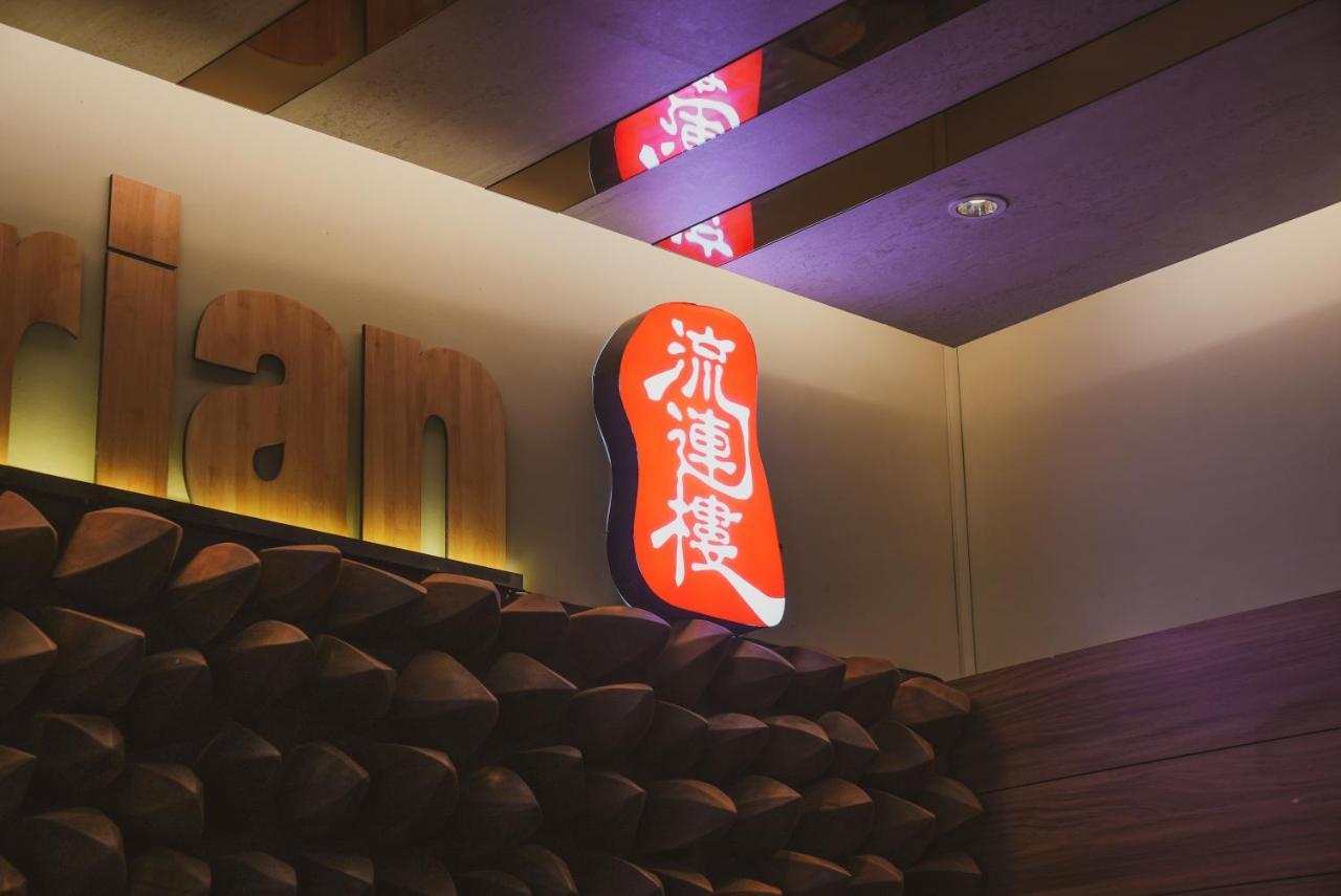 Roxy Hotel Serian Экстерьер фото