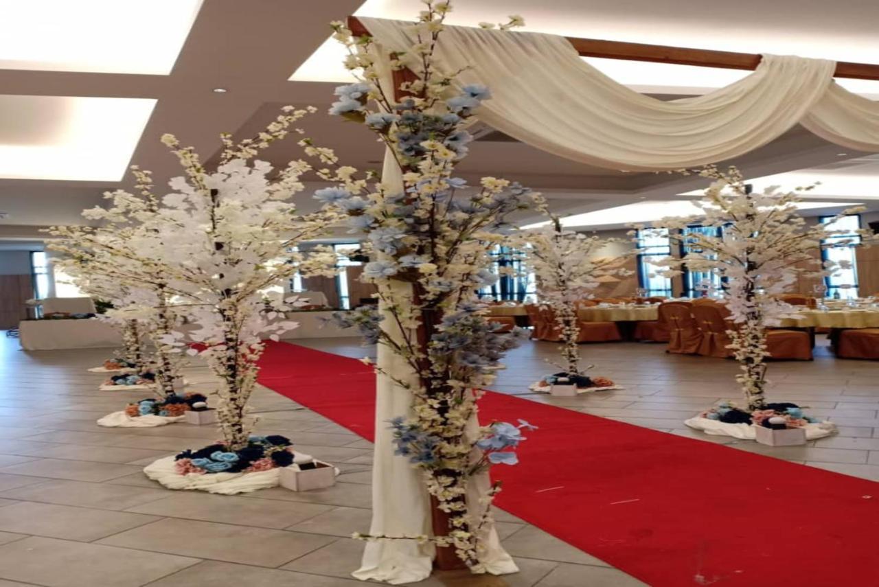 Roxy Hotel Serian Экстерьер фото