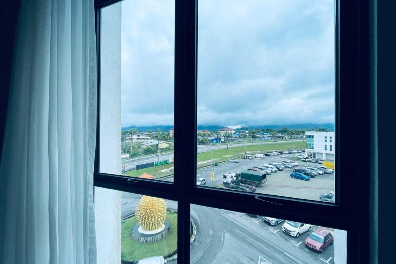 Roxy Hotel Serian Экстерьер фото