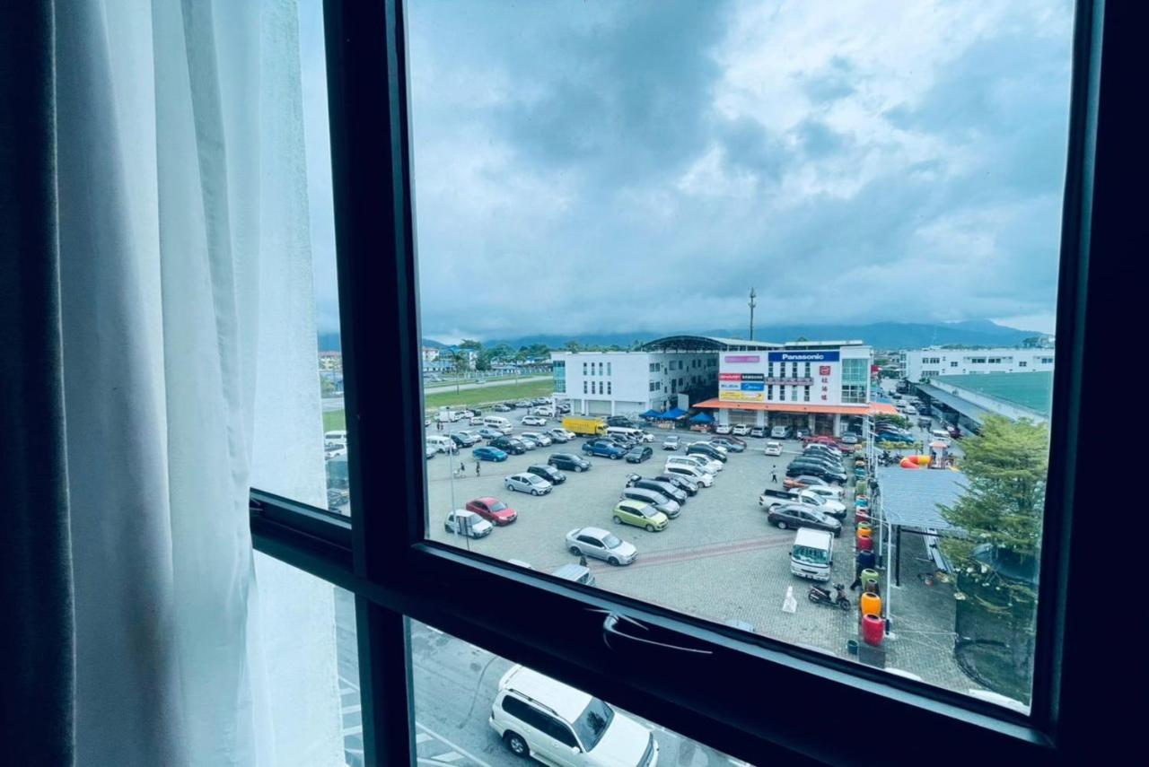 Roxy Hotel Serian Экстерьер фото