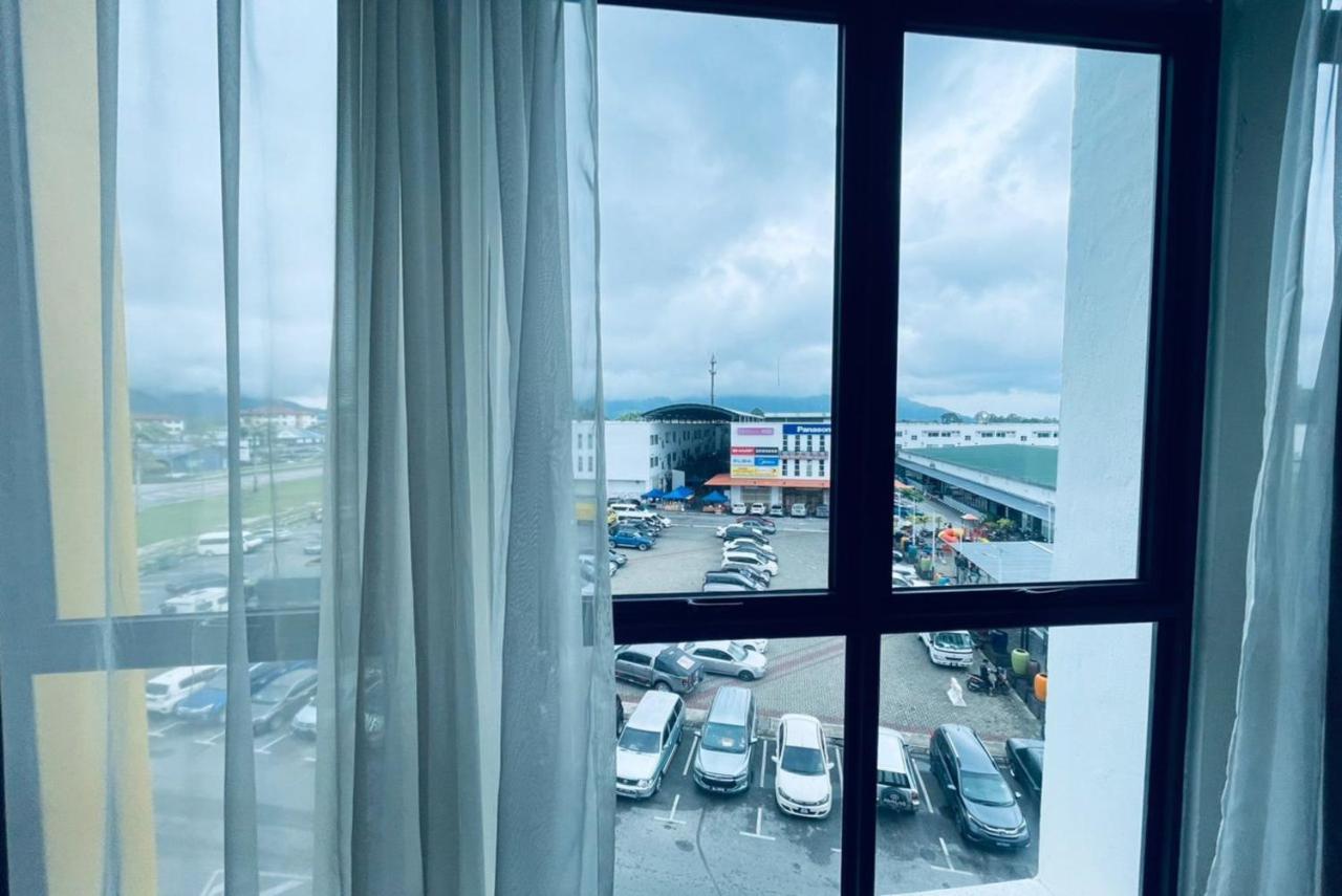 Roxy Hotel Serian Экстерьер фото