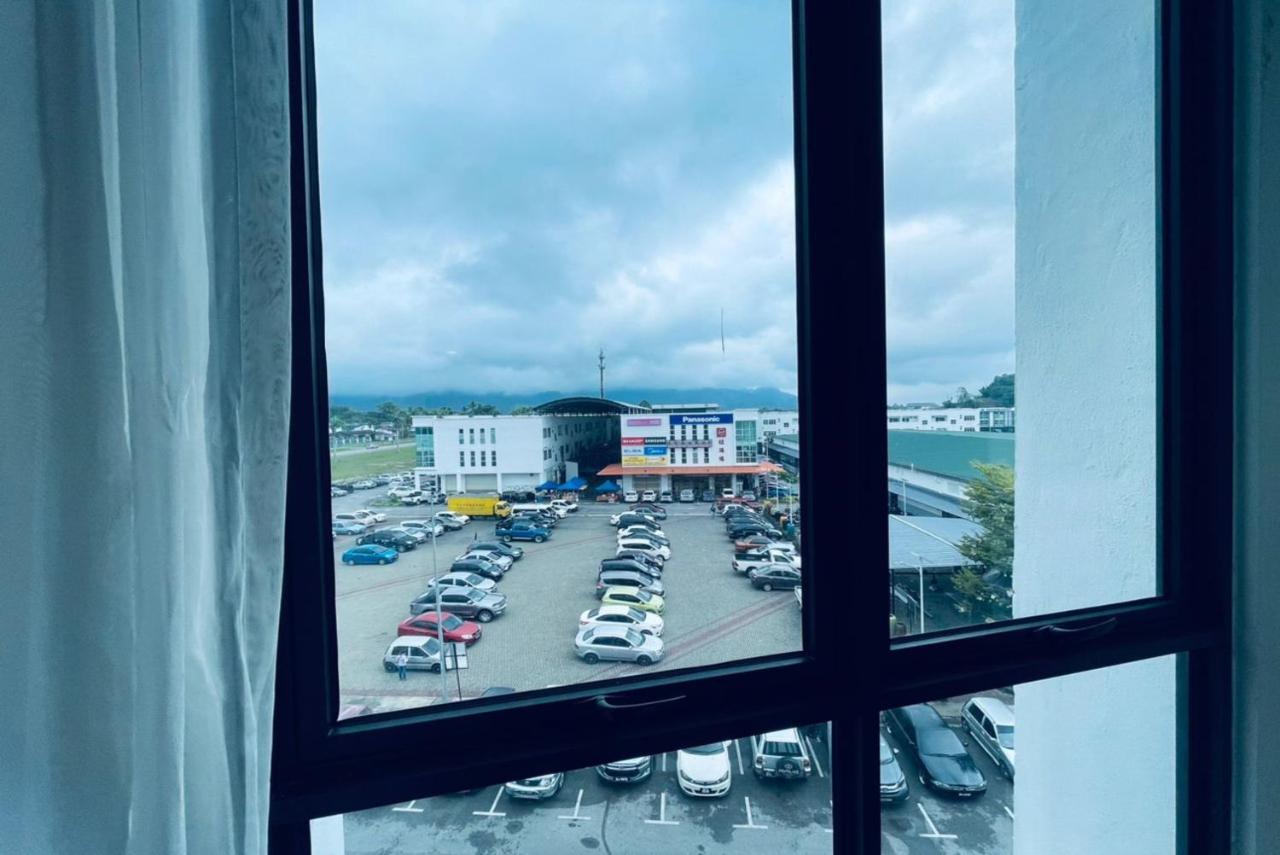 Roxy Hotel Serian Экстерьер фото